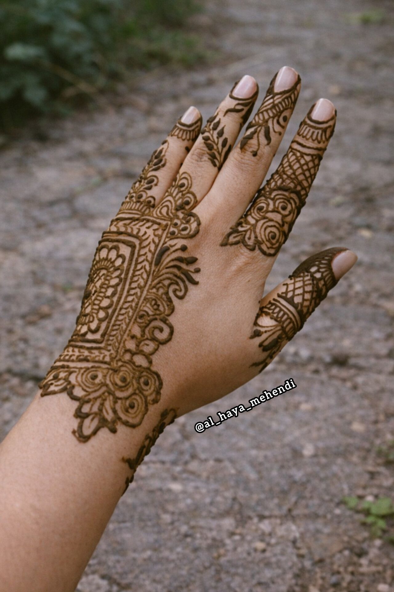 Al Haya Mehendi portfolio