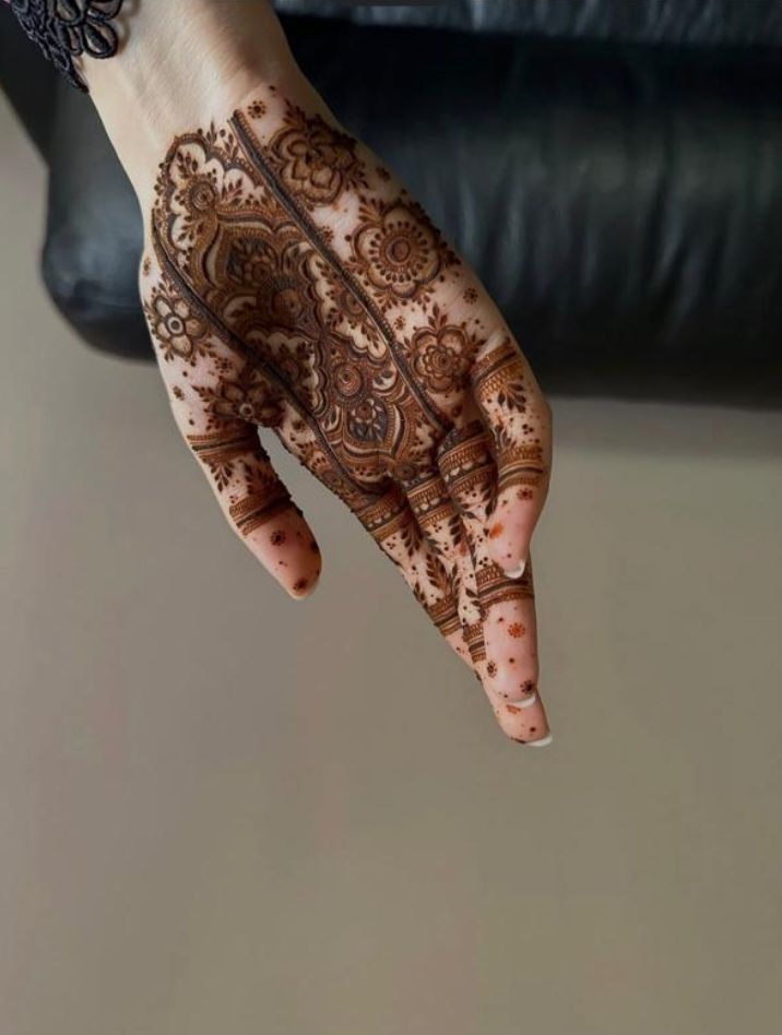 Zainab mehndi art portfolio